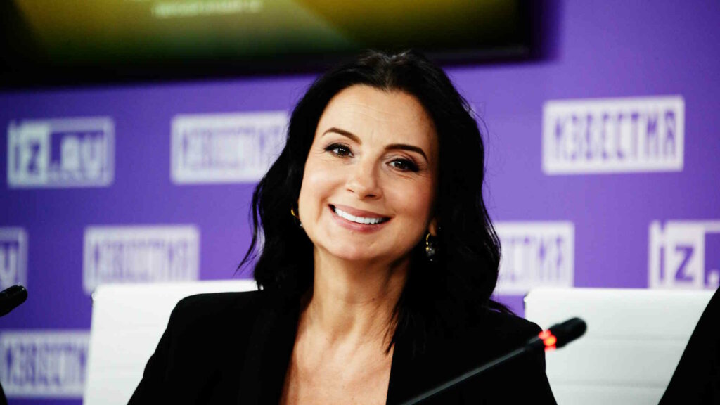 Актриса Екатерина Стриженова показала поклонникам золотоволосого внука-купидончика из США