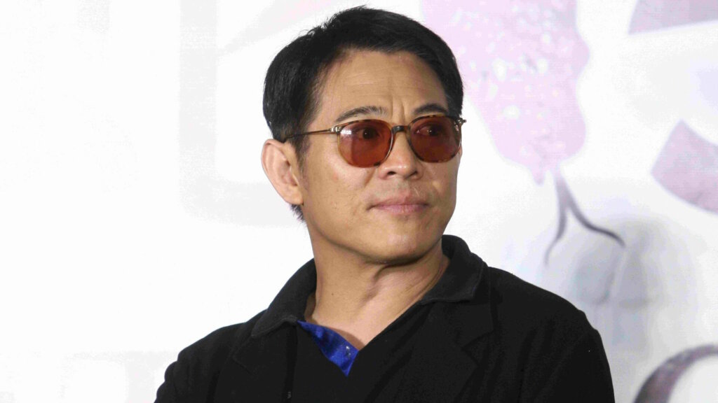 Стал «вторым Брюсом Ли», пережил цунами и увлекся буддизмом: где сейчас китайский актер Джет Ли