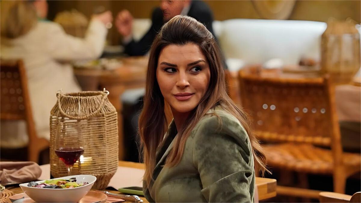 Студенттік порно орыс тілінде Қыз бірнеше рет ылғалдандырады