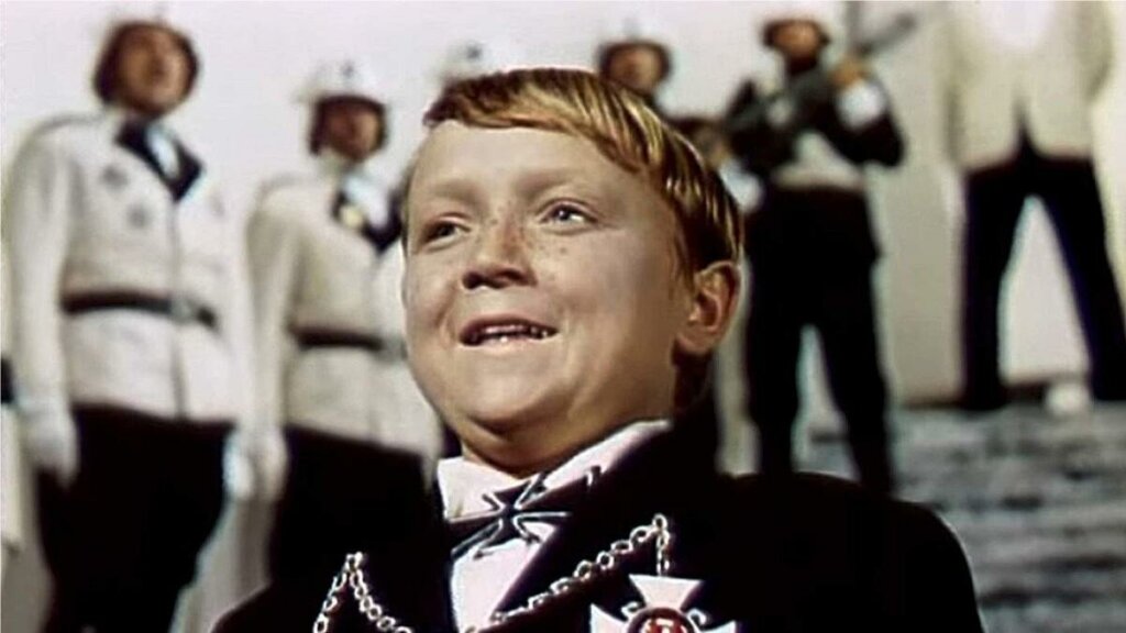 Актер Сергей Тихонов загадочно погиб в 21 год: трагедия Мальчиша-Кибальчиша и Вождя краснокожих