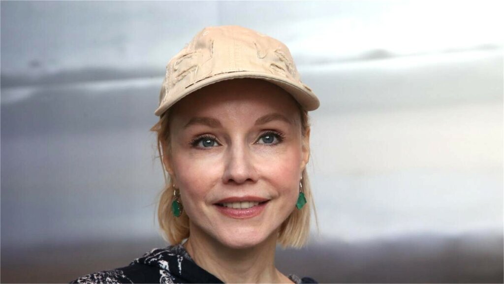 «Ужасно»: 59-летнюю Марину Зудину заподозрили в неудачной пластике