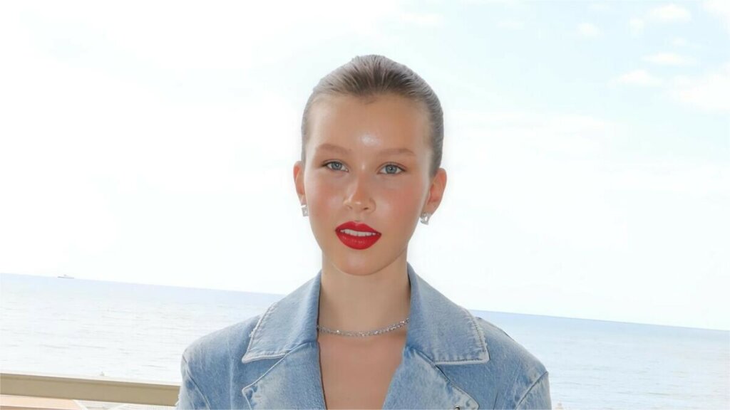 Звезда сериала «Слово пацана» намекнула на роман с популярным исполнителем откровенным видео