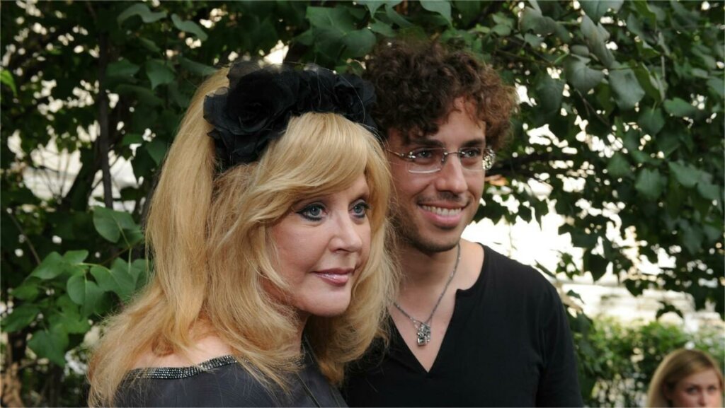 «На всю жизнь наснималась»: Максим Галкин* и Алла Пугачева залезли на крышу в Италии