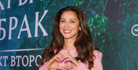 Ayolning yalangoch mushuk surati Dnepropetrovskdagi yalangoch qizlar fotosurati