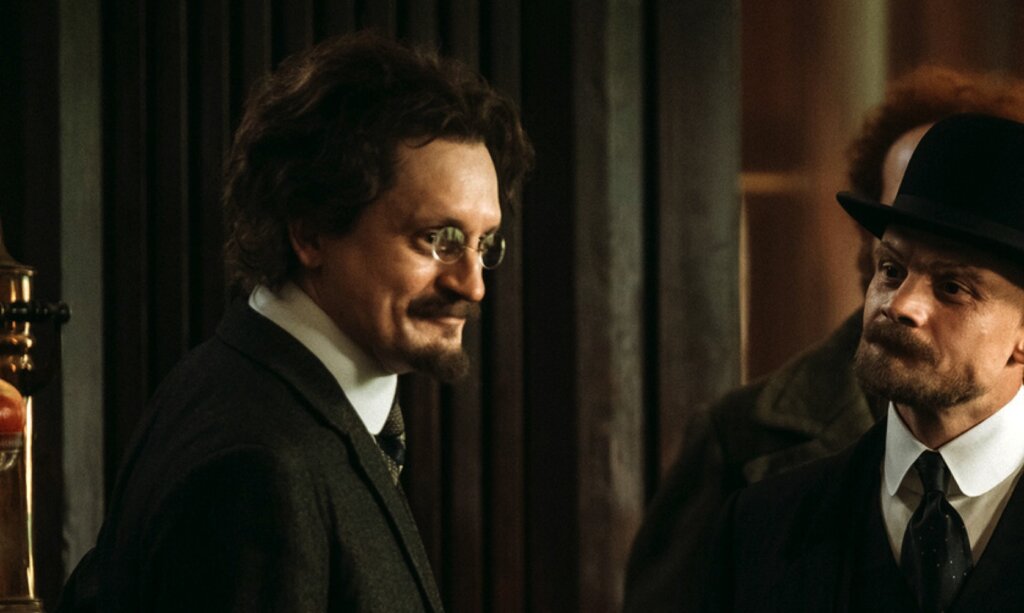 Образ Троцкого в «Хрониках русской революции» вызвал дискуссии