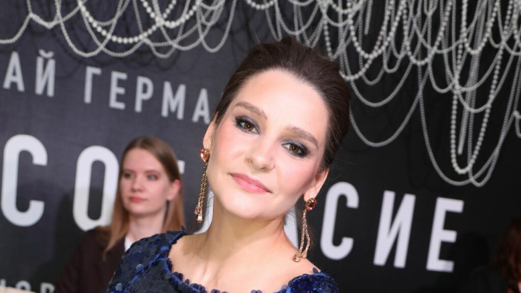 Глафира Тарханова впервые рассказала о съемках в откровенных сценах: «Договоренность 20-летней давности»