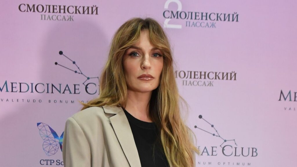 Саша Савельева поделилась печальными подробностями своей жизни