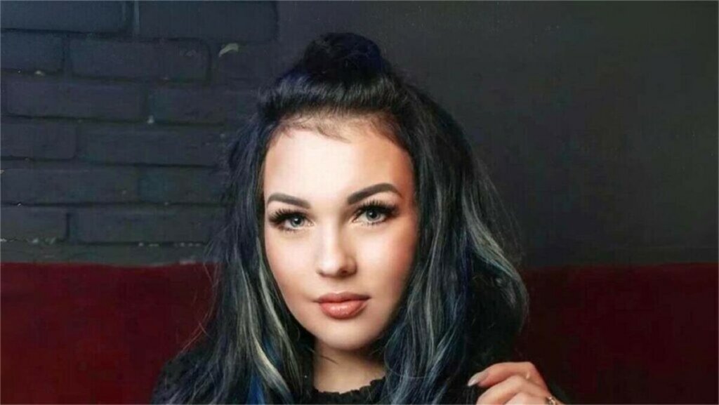 Скандальной внучке Олега Стриженова сделали искусственный пупок: и вот почему