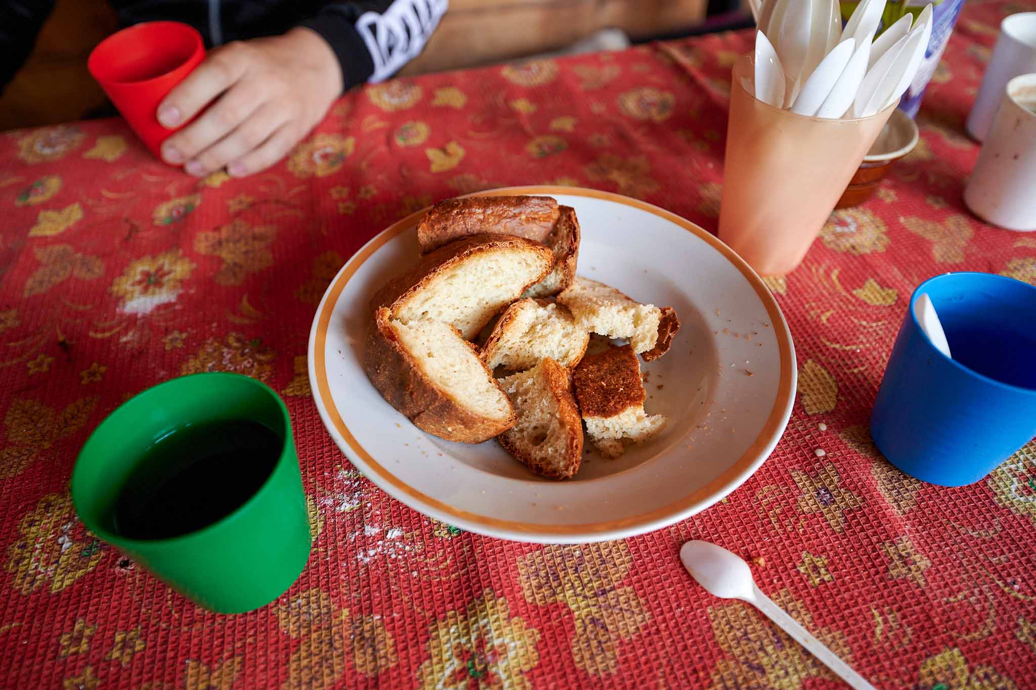 сухари в тарелке