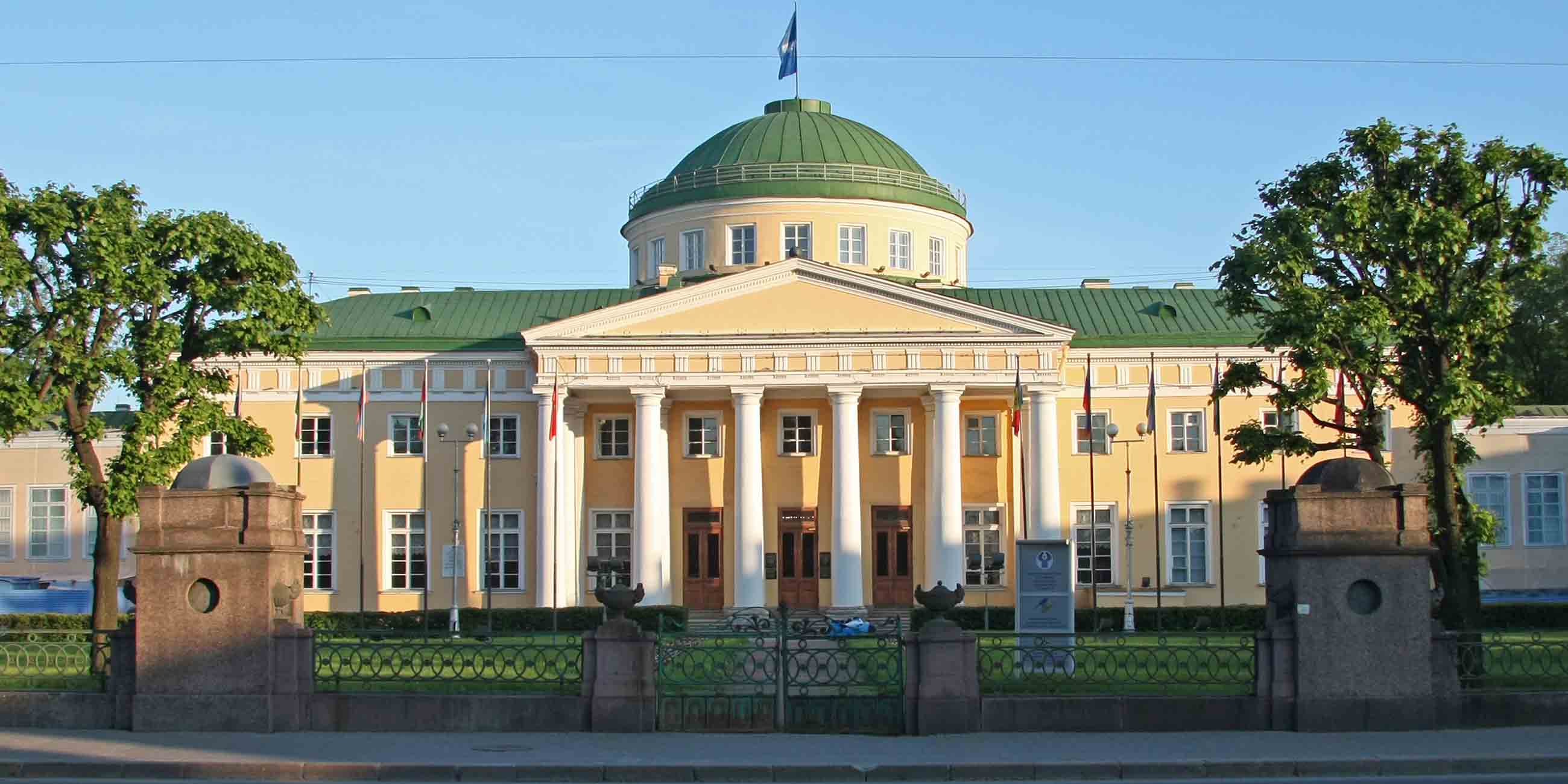 Таврический дворец в Петербурге