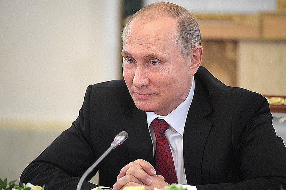 А почему это мы все при встрече целуемся А почему это мы все при встрече целуемся