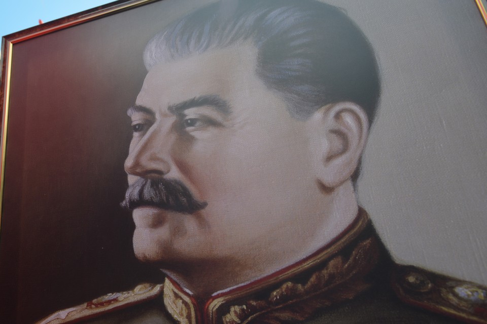 Появление в России памятников невинно убиенным, массовое восстановление храмов - одно из важнейших достижений сегодняшней власти