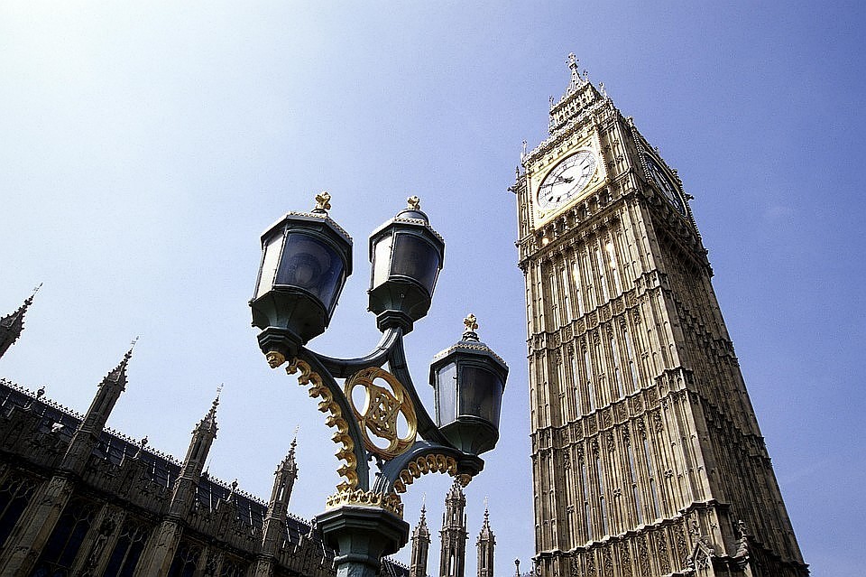 Британский парламент проведет срочные дебаты из-за переноса голосования по Brexit Британский парламент проведет срочные дебаты из-за переноса голосования по Brexit