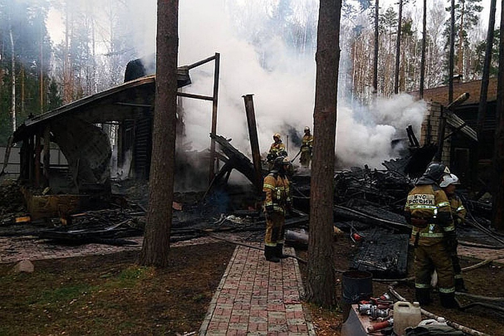 Федуринское горе: отель, в котором при пожаре погиб ребенок, оказался незаконной постройкой. Фото: "КП"