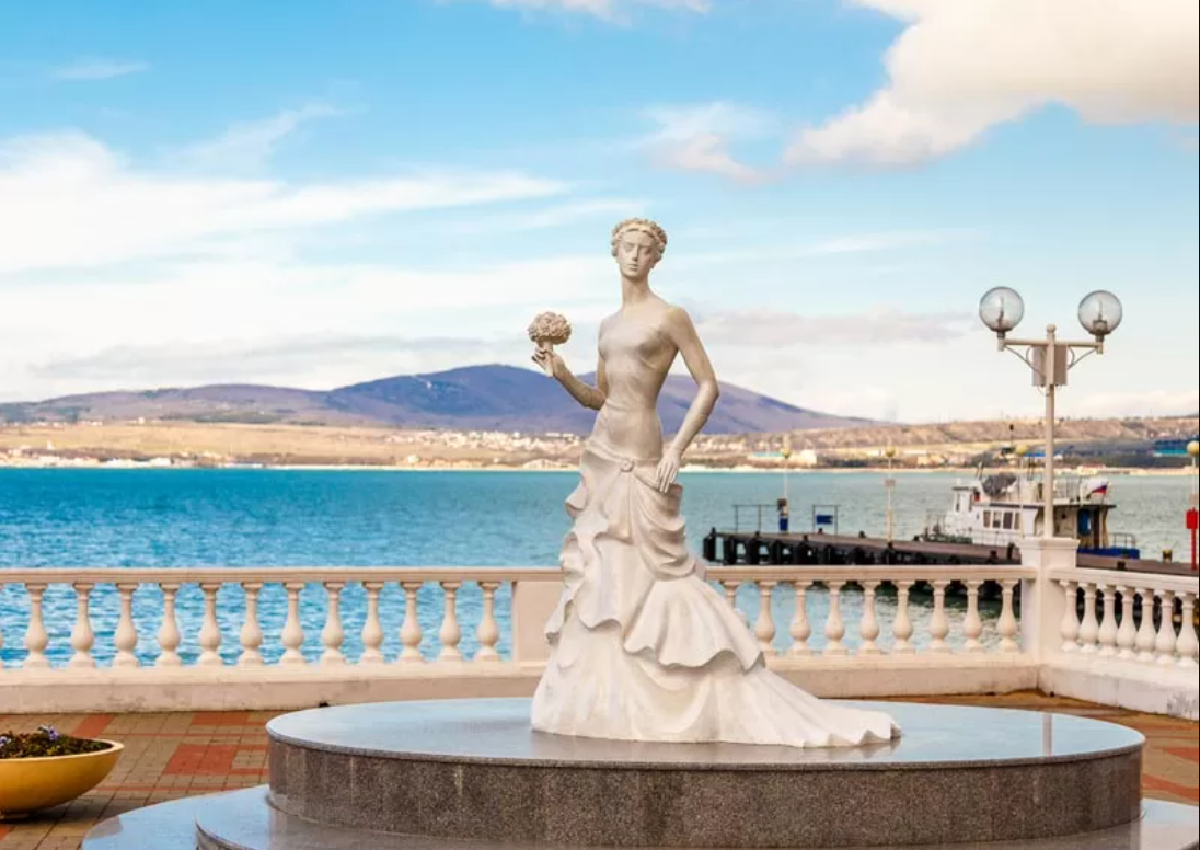 Что останавливает туристов от поездки в Геленджик.