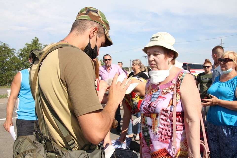 Проехать из ДНР на Украину через линию соприкосновения могут только жители, которые зарегистрированы на украинской территории