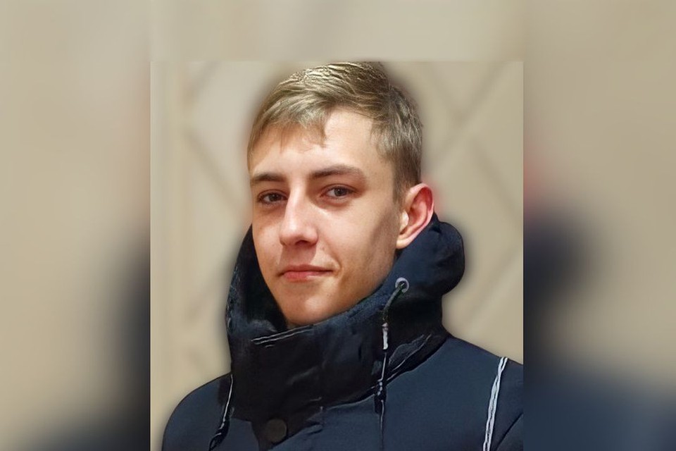 Погибшие подростков в новочеркасске. Погибшего подростков. Школьник 15 лет. Погибшего подростков. 17 летний парень футболист.