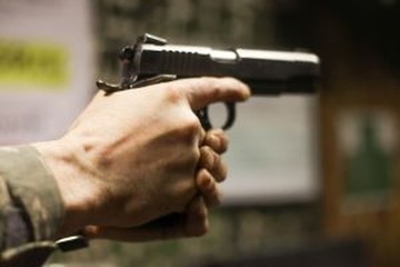 Стрельба произошла из-за бытового конфликта.