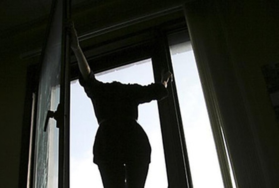 Трагедия в кишиневе: на буюканах 20-летняя девушка выбросила.
