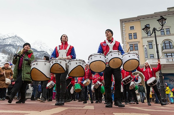 Лидбир фото. Барабанный фестиваль. Барабанные фестивали. Барабанные фестивали. Фестиваль барабанов ито.