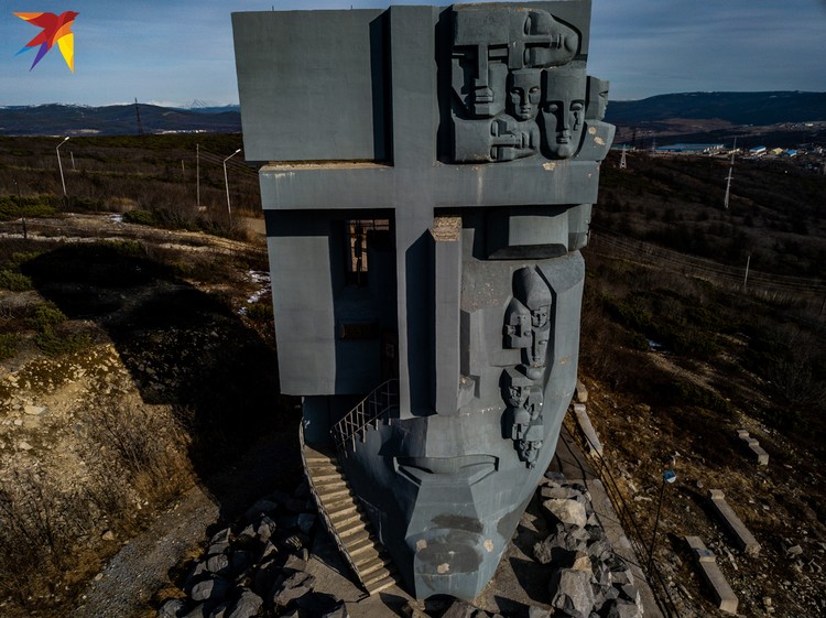 Монумент «Маска Скорби».