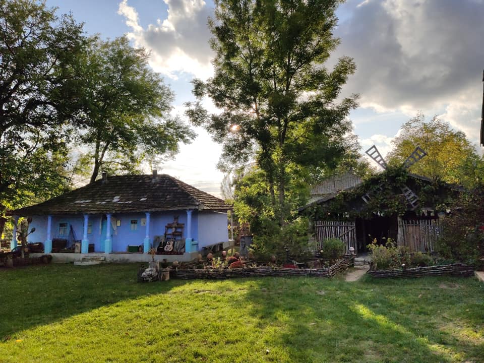 Гостевой дом Vatra Strămoșească (в гостях у дяди Антона)