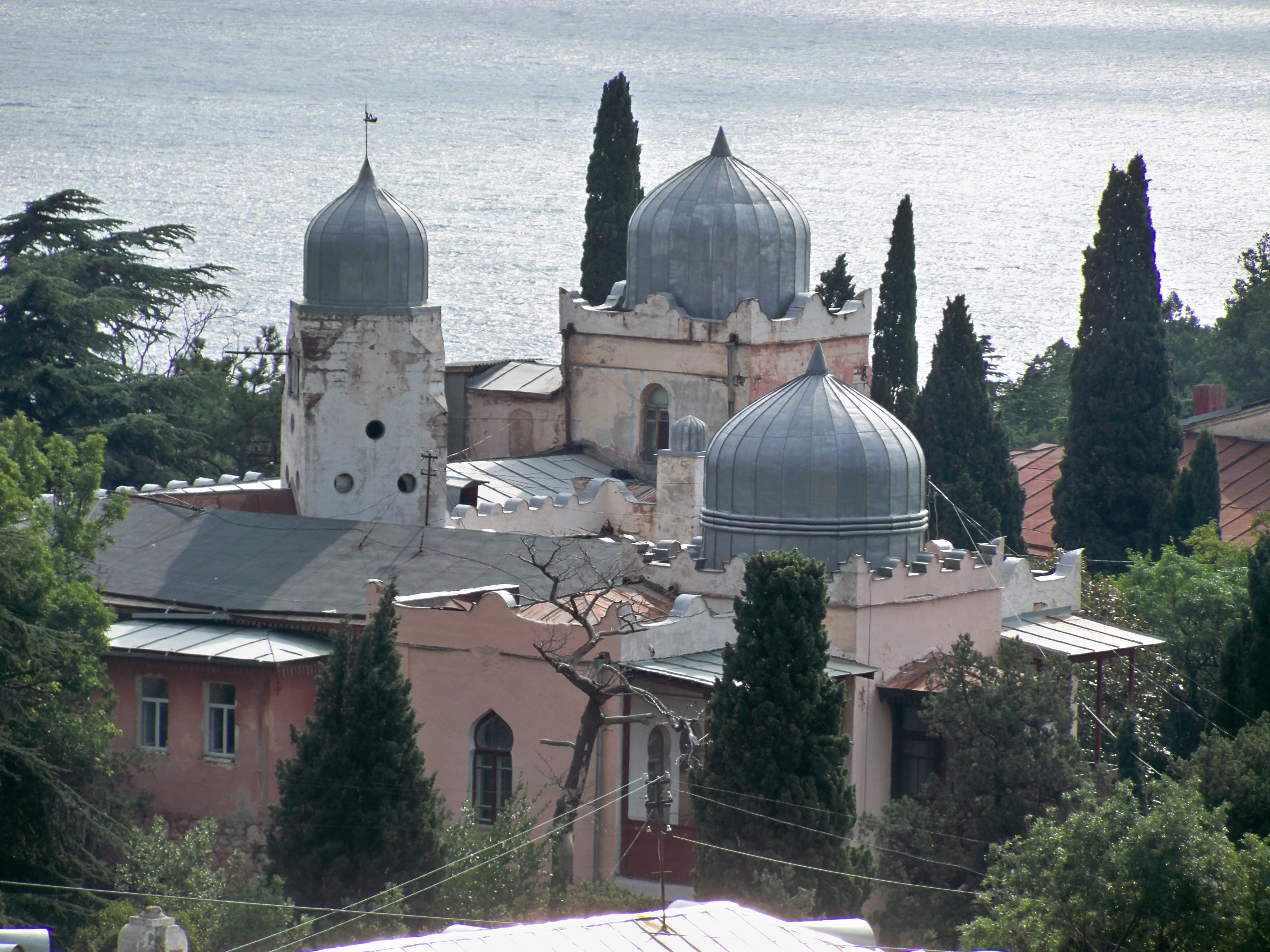 Санаторию "Юность" достался один из корпусов виллы "Селям". Фото: wkipedia