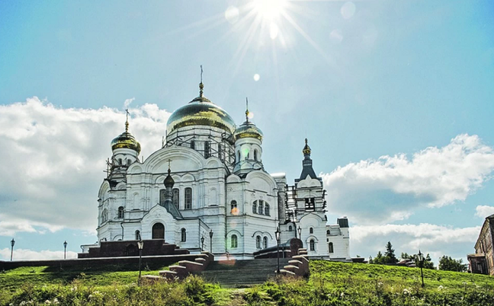 Белогорский монастырь один из самых красивых в России.