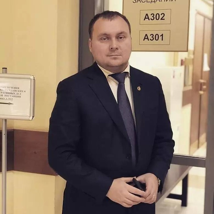 Адвокат Алешкин подготовил кассационную жалобу еще полгода назад. Как оказалось, не зря: часть тезисов из нее взяли в свой документ нынешние защитники.