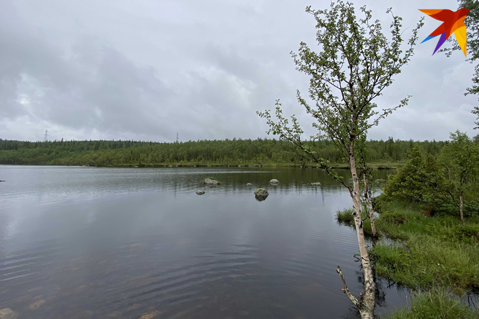 Населенный пункт находится от Мурманска – всего 20 километров, зато здесь можно забыть о суете большого города.