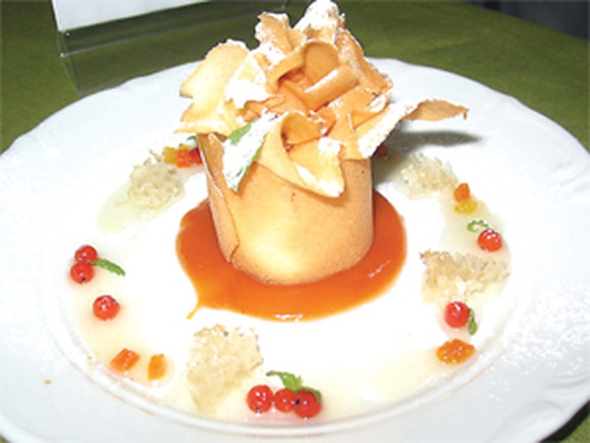 ресторанные блюда. украшение блюд в ресторане. блюдо от шеф повара. блюда на конкурс поваров. конкурсные блюда из птицы.