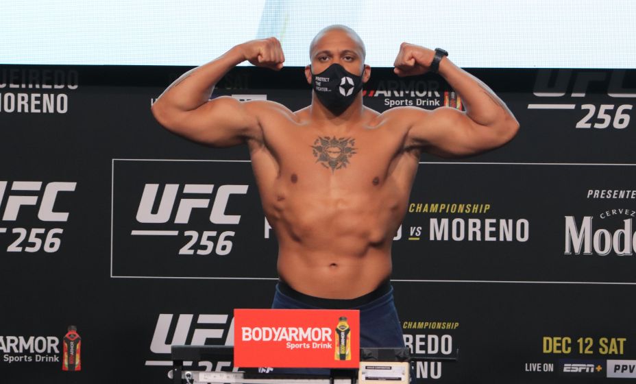 Французский боец Сирил Гану весит 120 кг. Фото: Global Look Press