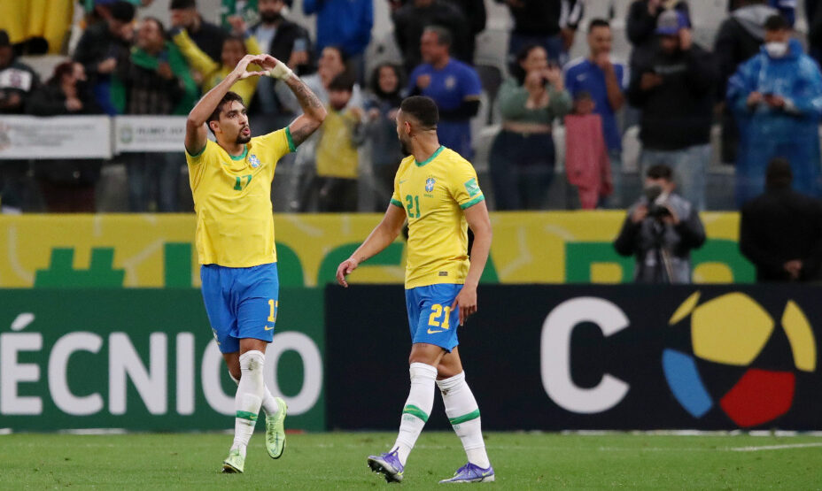 Лукас Пакета, футбол