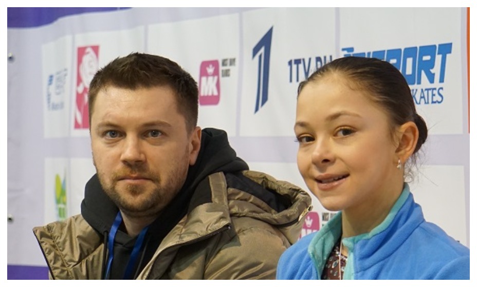 Сергей Давыдов - тренер ЦСКА со своей ученицей Софьей Самоделкиной. Фото: Сайт ФФКР