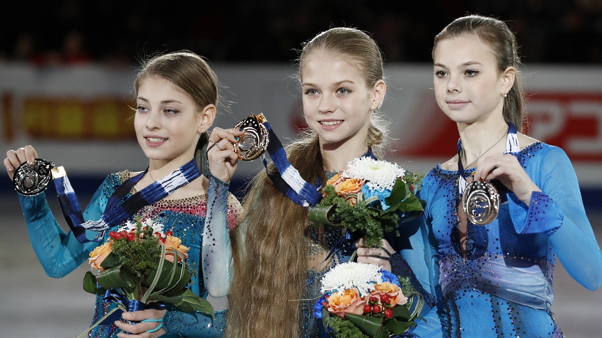 Анастасия Тараканова, Алена Косторная, Александра Трусова в финале юниорского Гран-При 2017. Фото: GLOBAL LOOK PRESS