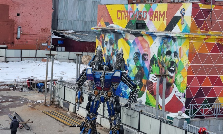 В центре Москвы осталось граффити с изображением героев сборной России на домашнем ЧМ-2018. Фото: Личная страница Артема Локалова в соцсетях