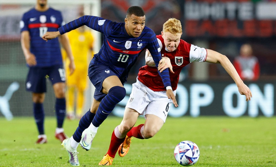 Мбаппе регулярно забивает за сборную Франции.
Фото: Reuters