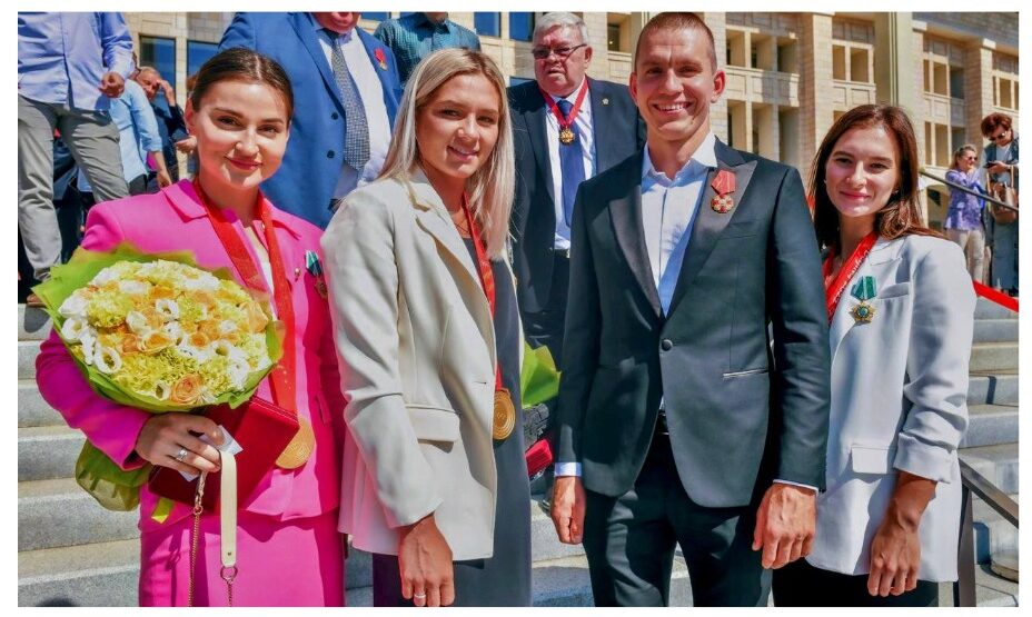 Александр Большунов