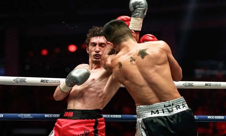 Заур Абдуллаев победил мексиканца Старффона. Фото: RCC Boxing 