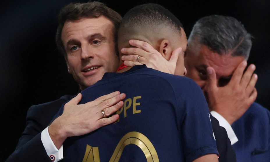 Мбаппе и президент Франции Макрон. Фото: Reuters