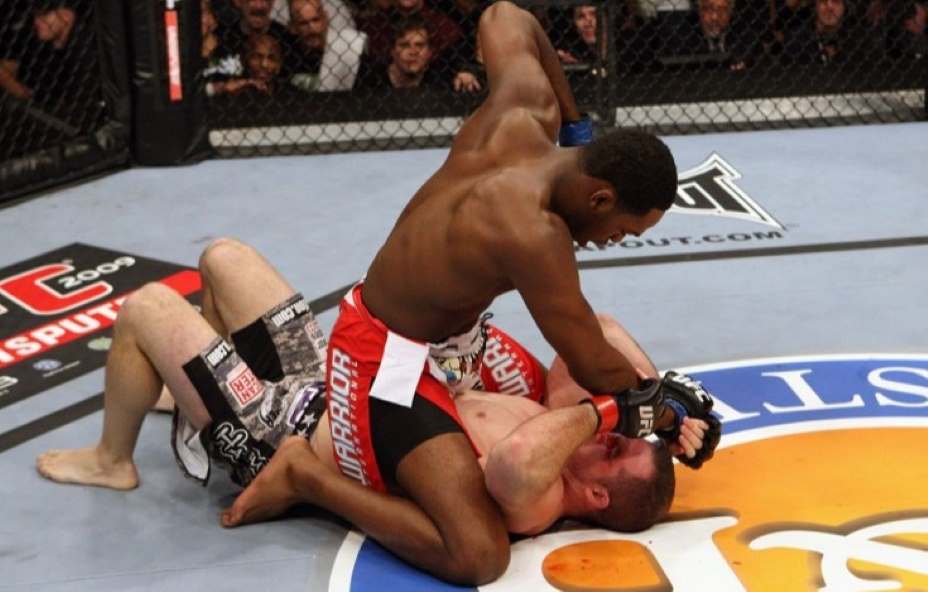 Легендарный Джонс Джонс завершил карьеру. Фото: UFC