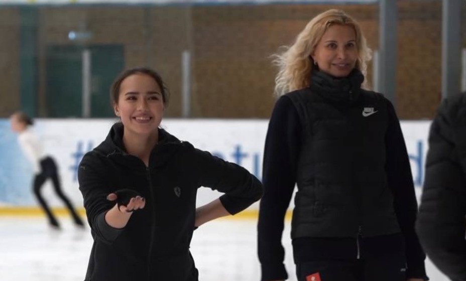 Загитова репетирует новый номер под руководством Тутберидзе.
Фото: Скриншот