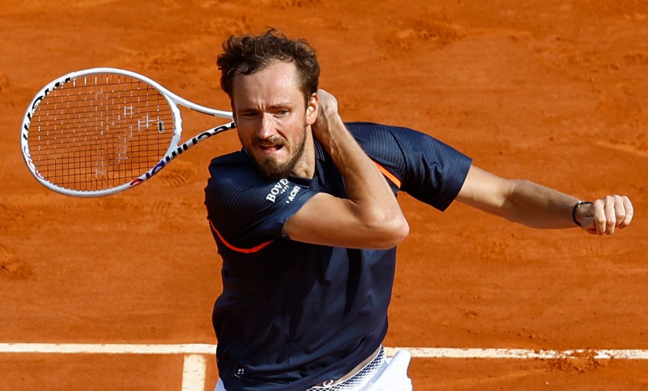 Медведев не любит играть на грунте.
Фото: Reuters