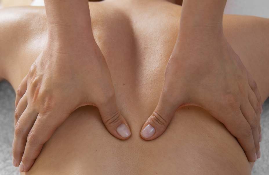 Противопоказания у корректирующего массажа точно такие же, как и у всех остальных видов массажа. Фото: freepik.com