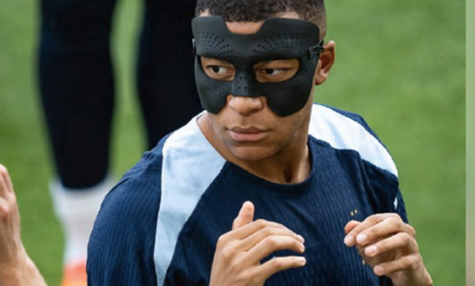 Мбаппе новая маска, фото снимок экрана