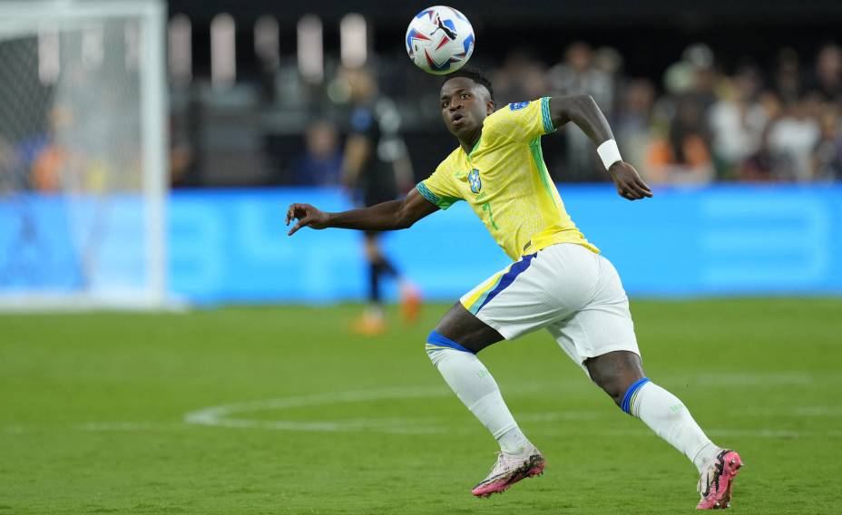 Бразилец Винисиус сделал дубль в ворота Парагвая. Фото: Reuters
