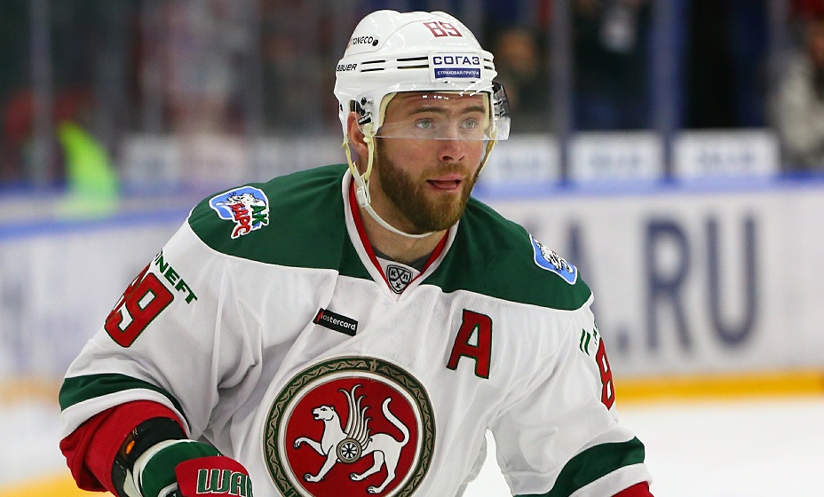 Хоккеист Лукоянов начал процедуру оформления банкротства. Фото: Global Look Press