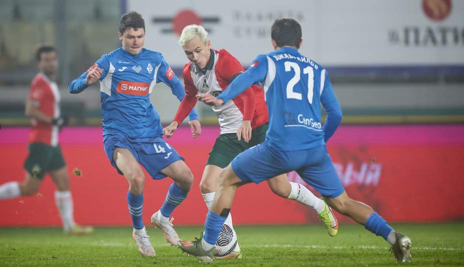 Открытие минувшего чемпионата РПЛ - полузащитник «Локомотива» Алексей Батраков оказался замешан в скандале со ставками. Фото: Сайт ФК «Локомотив»