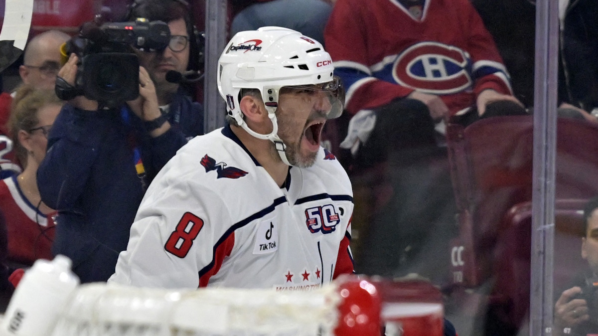 Овечкин забросил шайбу 