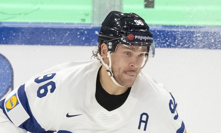 Рантанен повторил достижение Курри по хет-трикам подряд в Кубке Стэнли. Фото: Global Look Press